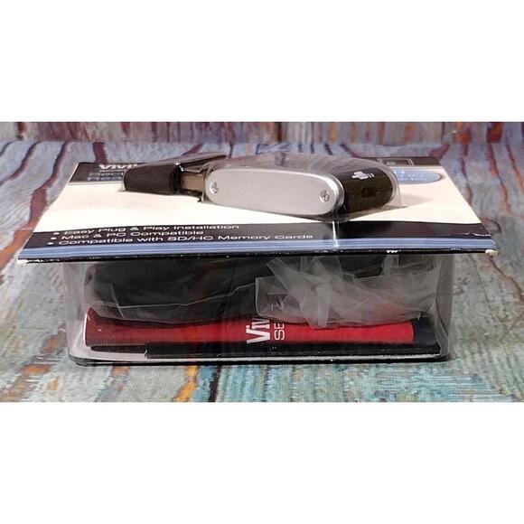 Vivitar Secure Digital Card Reader/Writer R1 SD/HC‎ Reader - Picture 7 of 8